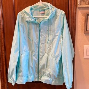 Women’s COLUMBIA  Size Large wind breaker jacket
